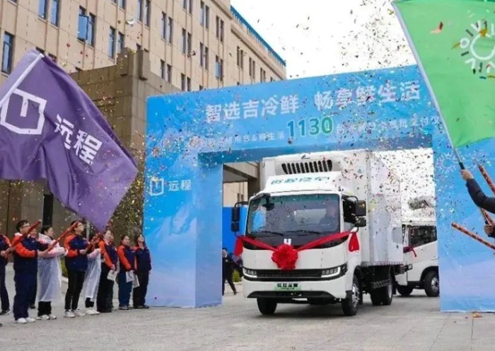 【第一商用车网 原创 】2024年以来，我国新能源轻卡市场一直保持翻倍增长的态势，前5个月平均月销量超过5500辆，自3月份起一直保持超6000辆的销量，5月份更是创造了超8000辆的年内最高销量，5月过后累计销量增幅高达223%，这个表现放在整个新能源商用车市场里都可以说是可圈可点。6月份，新能源轻卡市场能否保持前几月的超高增速？
