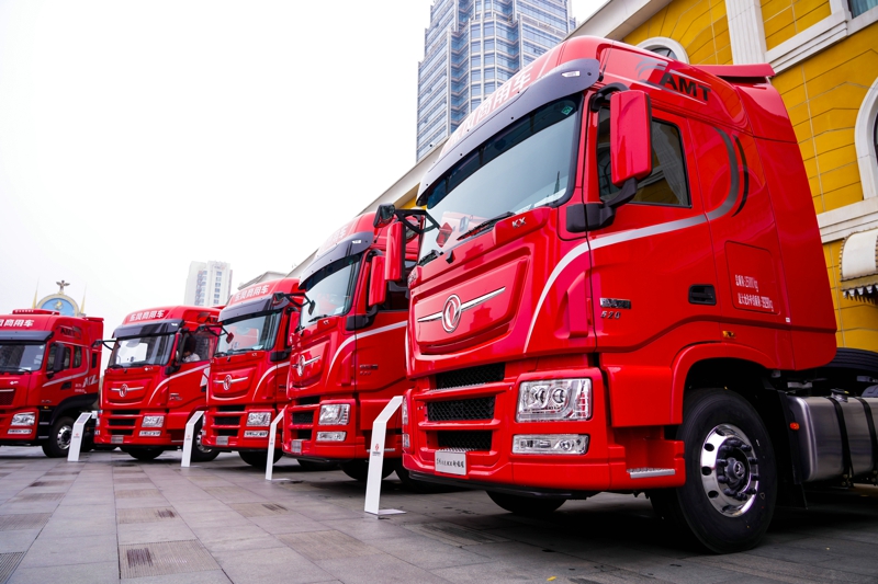 东风商用车新车.jpg
