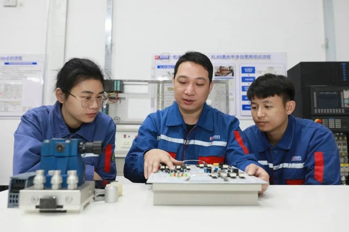 全国人大代表李海桦携三项建议参加全国两会2.jpg
