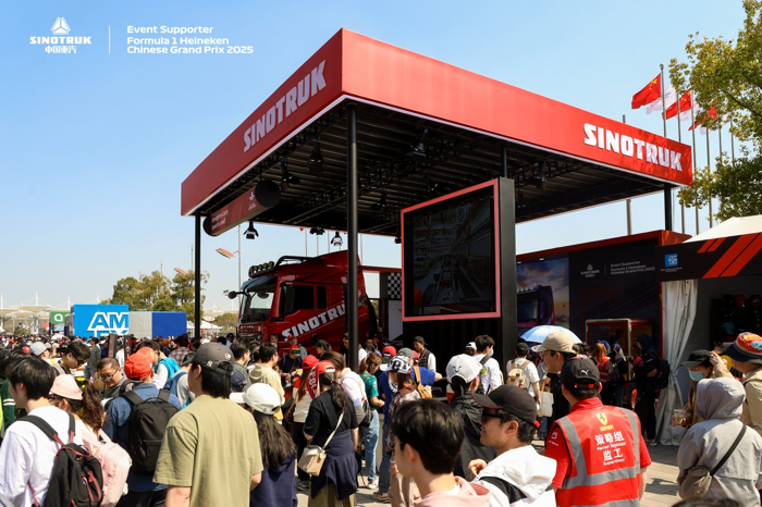 中国重汽F1赛事展区惊现“机械战甲”！这辆卡车什么来头？4.png