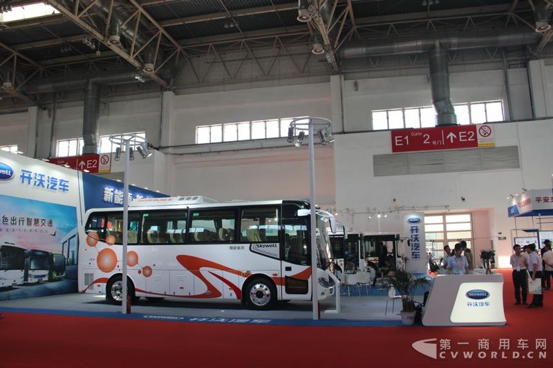 南京金龙开沃W80纯电动客车