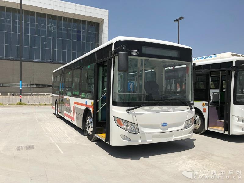 南京金龙NJL6100EV2纯电动公交车