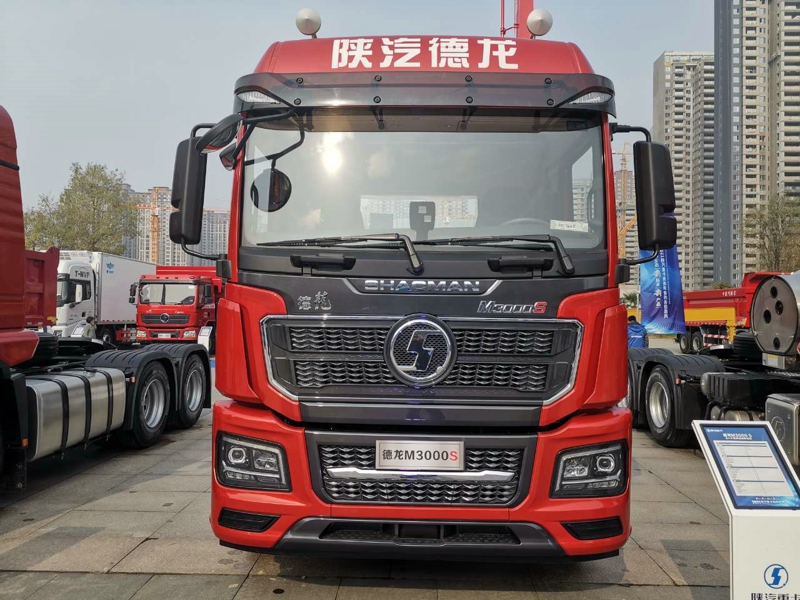 德龙M3000 S 6×4煤炭运输牵引车