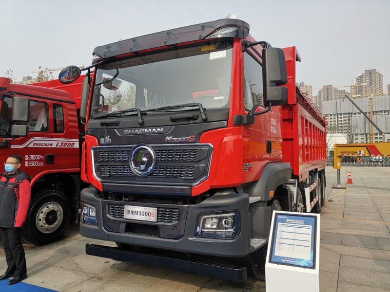 德龙M3000 S 8×4公路复合版自卸车