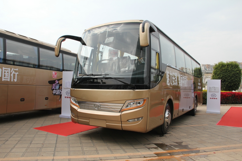 安凯11米旅游车HFF6114K06D