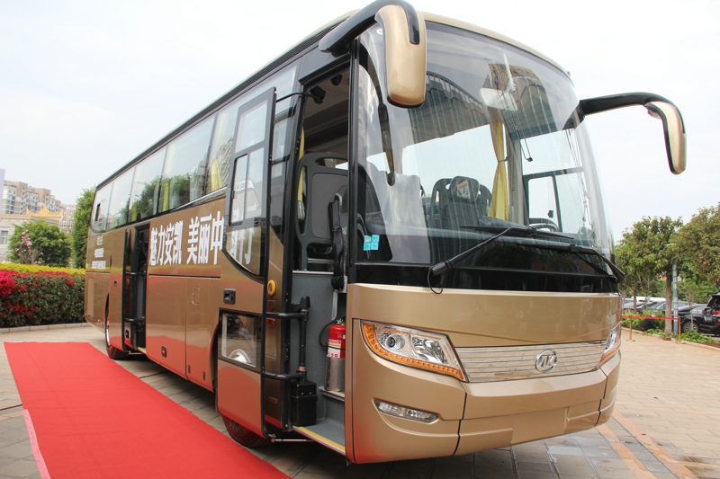 安凯11米旅游车HFF6114K06D