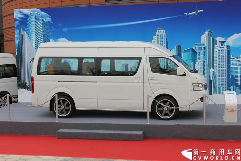 4月19日，福田汽车2013海外市场商务年会在上海召开。在商务年会现场，福田汽车正式发布全新商务汽车品牌（Foton Vans），并同期发布了全新商务车蒙派克S车型和E级车型升级产品。图为福田蒙派克S级新品。