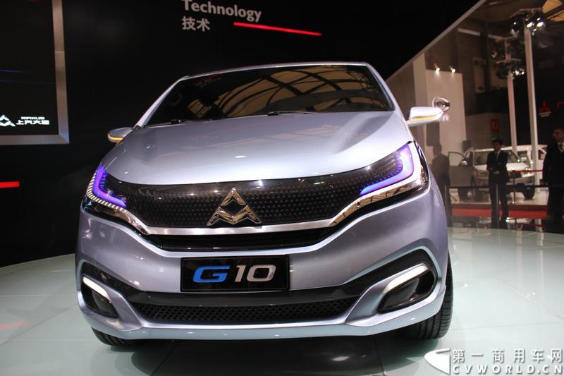4月20日，国内首款商用MPV概念车——上汽大通G10在上海车展上揭开了神秘面纱。这款整合上汽集团全球技术力量与资源重磅打造的概念MPV，以“绿色、高效、科技”为理念。图为大通G10.