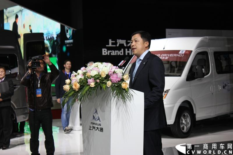 4月20日，国内首款商用MPV概念车——上汽大通G10在上海车展上揭开了神秘面纱。这款整合上汽集团全球技术力量与资源重磅打造的概念MPV，以“绿色、高效、科技”为理念。图为大通G10发布会现场。