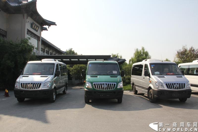 10月10日，以“战略引领 梦想启航”为主题的山东重工潍柴动力长三角战略发布会在江苏扬州盛大开幕。潍柴动力及旗下分、子公司的最新产品悉数展出发布，吸引了国内外众多客商前来参会。其中，潍柴扬州公司首次对外发布的欧系轻客大VAN，在活动现场更是备受关注。