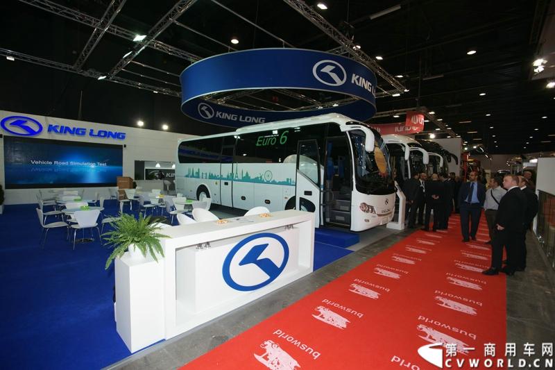 2013年10月，中国客车领军企业大金龙第五次参加BUSWORLD欧洲展，推出三款达到欧六排放标准的精品公路客车，紧跟欧洲客车市场发展步伐，也显示了大金龙稳步拓展欧盟市场的决心。展会上，大金龙还举行了海外出口车第40000辆交车仪式，向世界展示大金龙海外拓展取得的成就。

