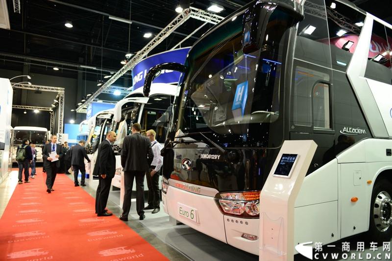2013年10月，中国客车领军企业大金龙第五次参加BUSWORLD欧洲展，推出三款达到欧六排放标准的精品公路客车，紧跟欧洲客车市场发展步伐，也显示了大金龙稳步拓展欧盟市场的决心。展会上，大金龙还举行了海外出口车第40000辆交车仪式，向世界展示大金龙海外拓展取得的成就。

