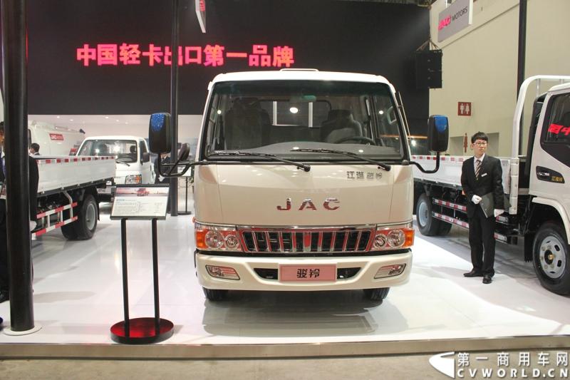 10月30日，2013中国国际商用车展在武汉国际博览中心盛大开幕。在本届车展上，江淮汽车以“品质江淮，赢领未来”为主题，携全系3大品牌十余款经典车型以及新发动机集中亮相江城，以强大的自主阵容、科技和创新实力，向公众展示最新成果，展现了江淮“大商用车”的风范。