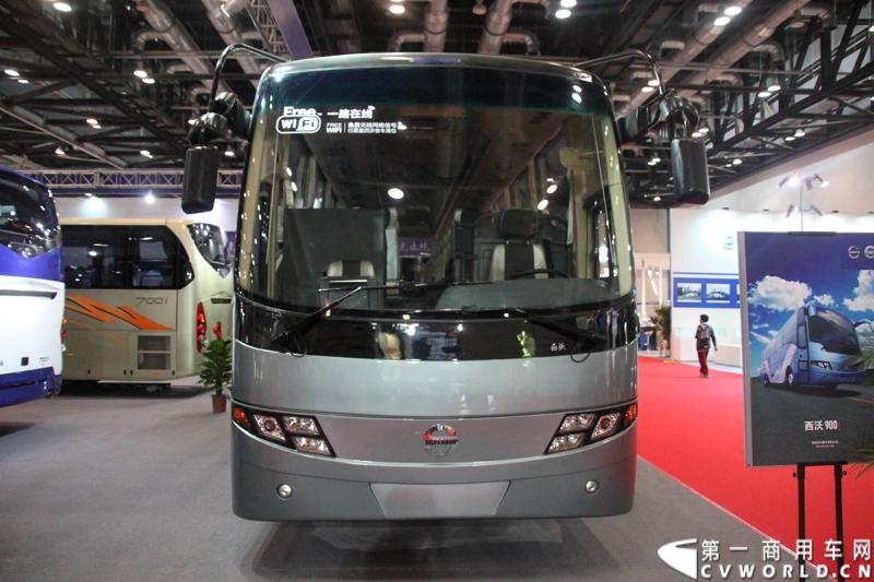2014年北京道路运输展，西沃客车携700I公路客车、700I LNG公路客车和900I公路客车亮相。图为西沃900I公路客车。