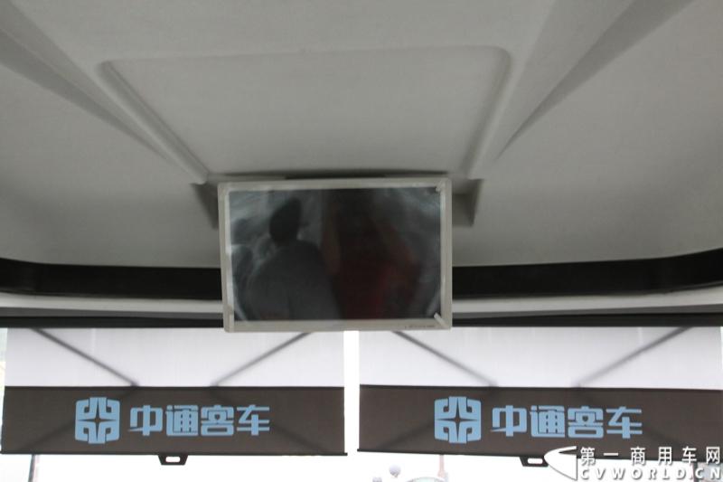 中通LCK6118HQ1旅游客车是在领御系列LCK6117H、LCK6118H产品基础上，进行全面升级和改进研发而成。该车采用全承载车身结构，运行更加平稳安全，搭载玉柴、潍柴发动机，达到国Ⅳ排放标准。