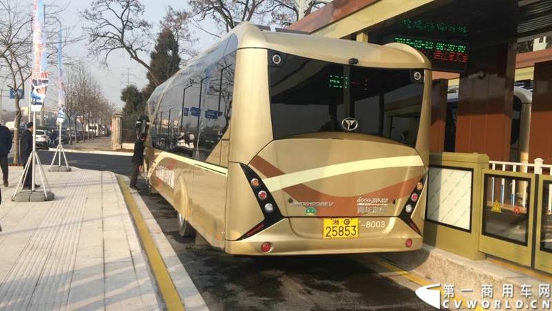 2月12日，全球首条e－BRT（纯电动快速公交）在浙江金华市正式开通，其全部38辆e－BRT公交客车均由青年汽车制造生产。