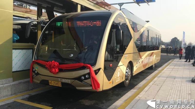 2月12日，全球首条e－BRT（纯电动快速公交）在浙江金华市正式开通，其全部38辆e－BRT公交客车均由青年汽车制造生产。