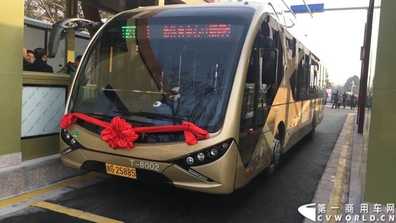 2月12日，全球首条e－BRT（纯电动快速公交）在浙江金华市正式开通，其全部38辆e－BRT公交客车均由青年汽车制造生产。