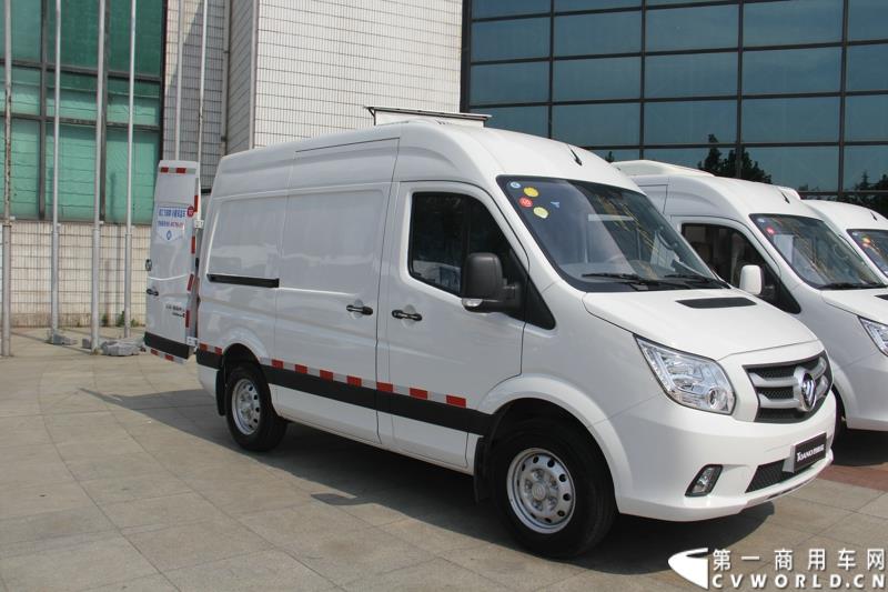 8月14日，图雅诺杯—福田商务汽车第五届改装大赛在山东潍坊举行，福田轻型商用车事业本部以及福田商务汽车负责人、改装企业、经销商、媒体在内的200余人出席了本次活动。图为：冷藏车展区