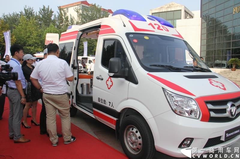 8月14日，图雅诺杯—福田商务汽车第五届改装大赛在山东潍坊举行，福田轻型商用车事业本部以及福田商务汽车负责人、改装企业、经销商、媒体在内的200余人出席了本次活动。图为：图雅诺改装的多功能检测车接受评审