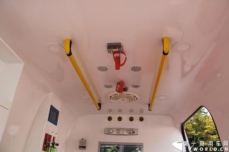 8月14日，图雅诺杯—福田商务汽车第五届改装大赛在山东潍坊举行，福田轻型商用车事业本部以及福田商务汽车负责人、改装企业、经销商、媒体在内的200余人出席了本次活动。图为：图雅诺改装的多功能检测车接受评审