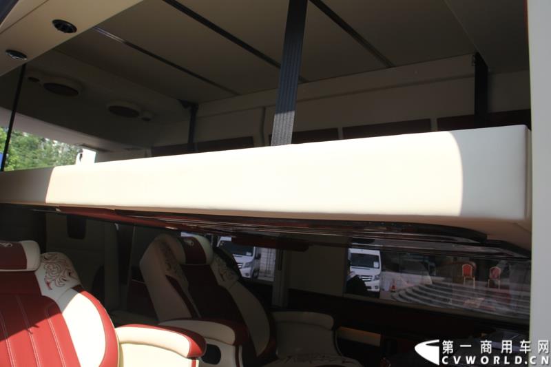 8月14日，图雅诺杯—福田商务汽车第五届改装大赛在山东潍坊举行，福田轻型商用车事业本部以及福田商务汽车负责人、改装企业、经销商、媒体在内的200余人出席了本次活动。图为：图雅诺改装的商务房车接受评审