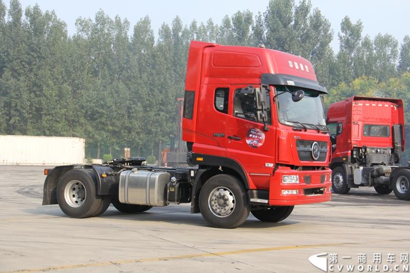 8月21日，中国重汽曼技术新斯太尔创富品鉴会在山东省济宁市盛大开幕，中国重汽为济宁用户带来了全新升级的斯太尔产品。活动现场斩获126台订单。图为：卡车漂移