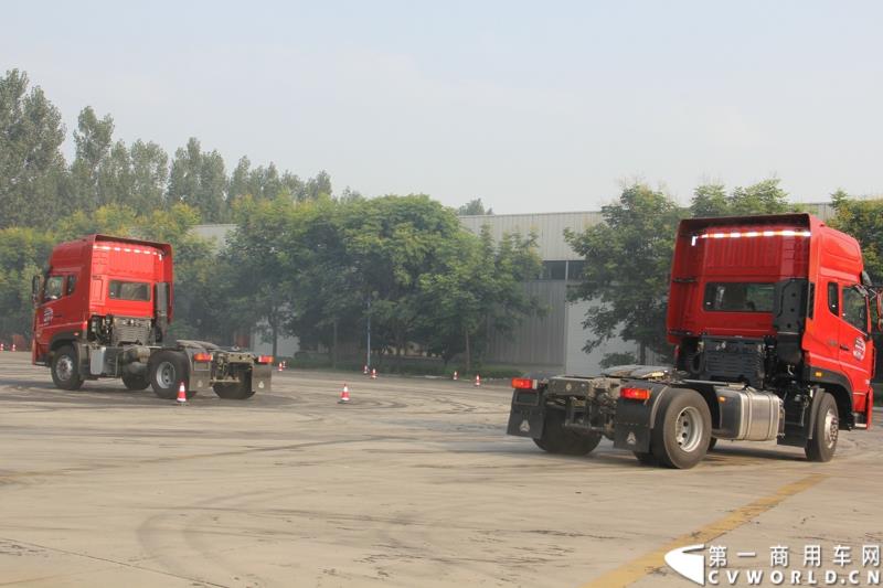 8月21日，中国重汽曼技术新斯太尔创富品鉴会在山东省济宁市盛大开幕，中国重汽为济宁用户带来了全新升级的斯太尔产品。活动现场斩获126台订单。图为：卡车漂移