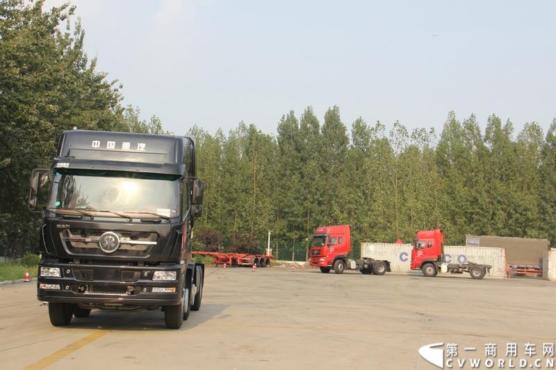 8月21日，中国重汽曼技术新斯太尔创富品鉴会在山东省济宁市盛大开幕，中国重汽为济宁用户带来了全新升级的斯太尔产品。活动现场斩获126台订单。图为：卡车漂移