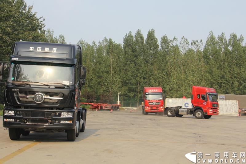 8月21日，中国重汽曼技术新斯太尔创富品鉴会在山东省济宁市盛大开幕，中国重汽为济宁用户带来了全新升级的斯太尔产品。活动现场斩获126台订单。图为：卡车漂移