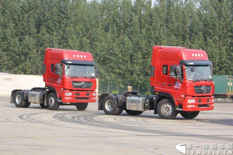 8月21日，中国重汽曼技术新斯太尔创富品鉴会在山东省济宁市盛大开幕，中国重汽为济宁用户带来了全新升级的斯太尔产品。活动现场斩获126台订单。图为：卡车漂移