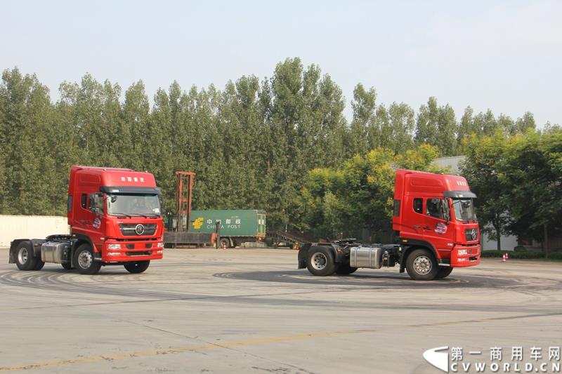 8月21日，中国重汽曼技术新斯太尔创富品鉴会在山东省济宁市盛大开幕，中国重汽为济宁用户带来了全新升级的斯太尔产品。活动现场斩获126台订单。图为：卡车漂移