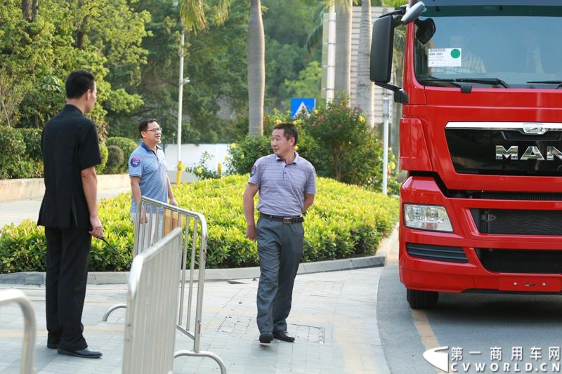 9月10日，曼恩商用车辆贸易（中国）有限公司在深圳正式宣布，将TCO收益宝升级到2.0版本，进一步帮助客户降低运营成本，提升收益。图为：德国曼恩车联网深圳上市发布会