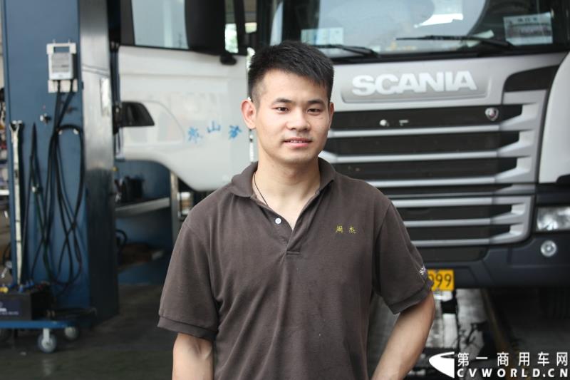 9月19日，斯堪尼亚顶级服务团队争霸赛亚太区决赛第一场决赛在广州直营店举行，来自8个地区的8支队伍，将通过两天的比赛和26-27日参赛的另外7支队伍一起争夺入围总决赛的门票。这也是该项比赛第一次将亚太区决赛设置在中国举行。图为：斯堪尼亚中国学员