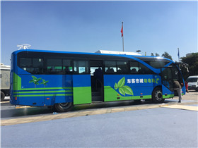 青年客车