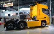 东风天龙旗舰版6x4牵引车     