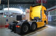 东风天龙旗舰版6x4牵引车  