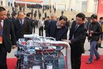 玉柴股份总经理吴其伟介绍新品