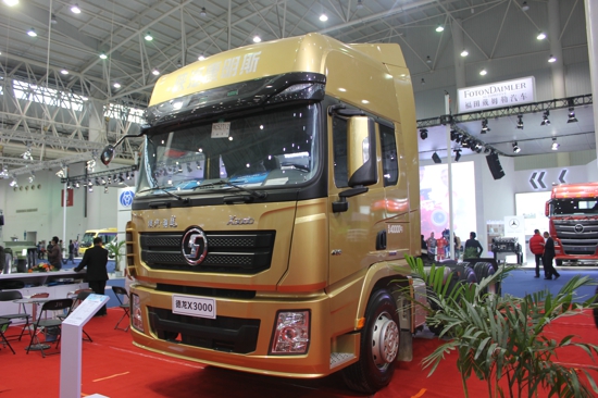 陕汽X3000 6X4牵引车 (4).jpg