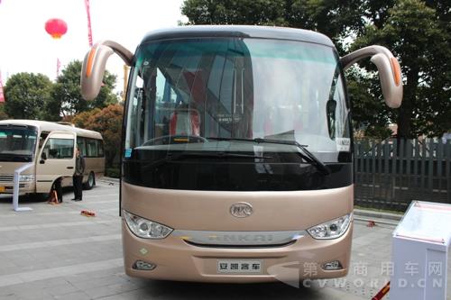 ”安凯美丽中国行“启动仪式活动中展示的安凯客车 (12).jpg