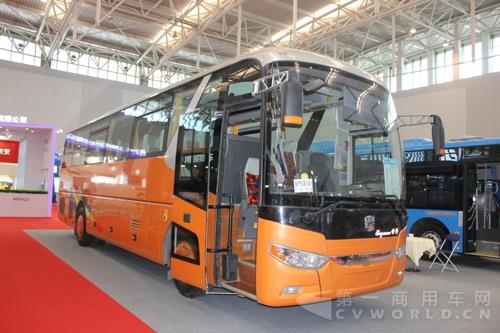 LCK6119PHEVG世轩插电式混合动力公路客车 (8).jpg