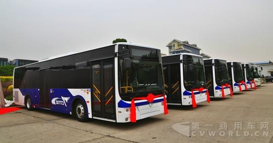 4 即将发往以色列的金旅欧VI客车.jpg