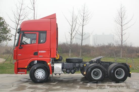 德龙X3000超强版牵引车,430马力 (1).jpg