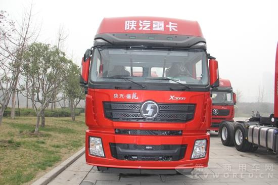 德龙X3000牵引车正脸.jpg 德龙X3000牵引车正脸.jpg