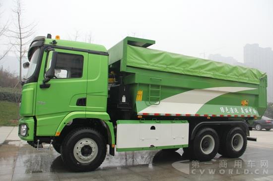 陕汽德龙X3000绿色渣土运输车 (4).jpg