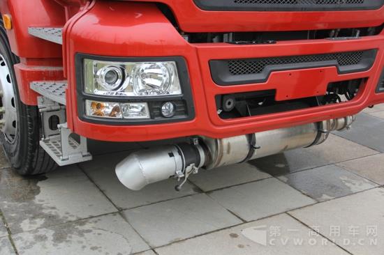 陕汽淮南专用车公司生产的危险品运输车 (5).jpg