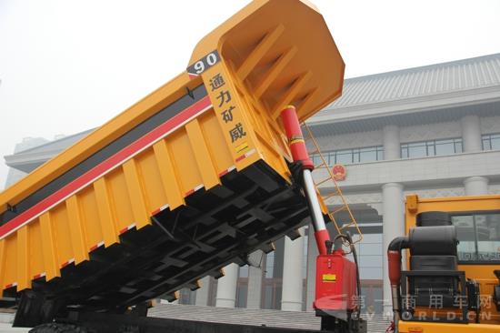 陕汽通力公司生产的宽体矿用车 (4).jpg