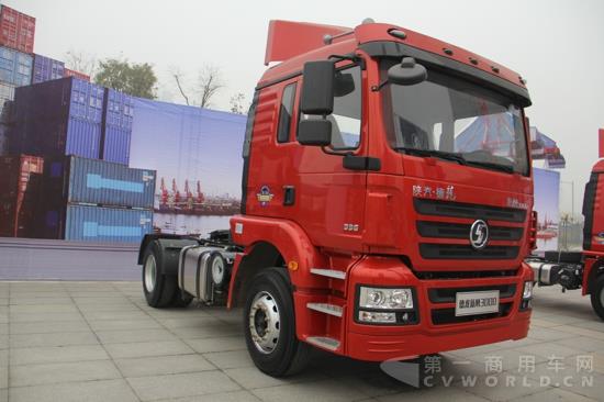 德龙新M3000 4×2港口牵引车 (1).jpg