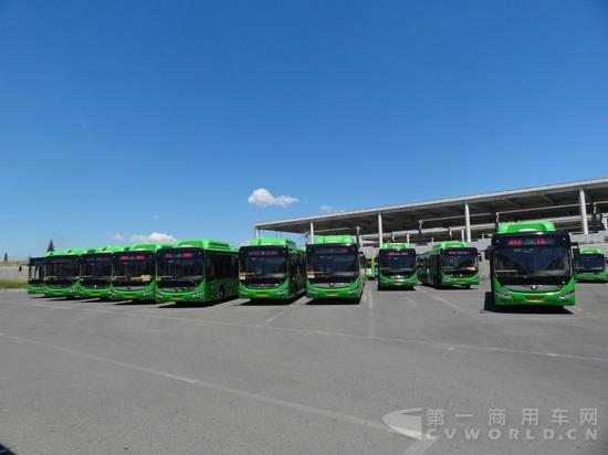 宇通12米插电式混动客车.jpg
