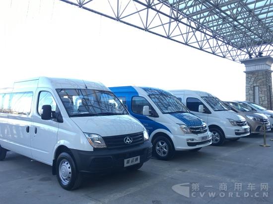 上汽大通主打产品亮相国五车型上市发布现场3.jpg